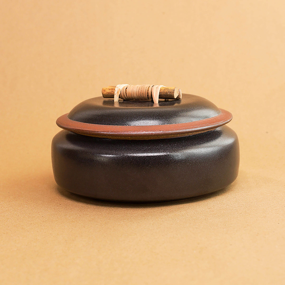 Cane Handle Casserole - Black | Serving Pots with lid