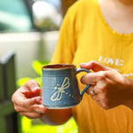 Load image into Gallery viewer, Slip Trail Mug - Dragonfly, Satin Blue
