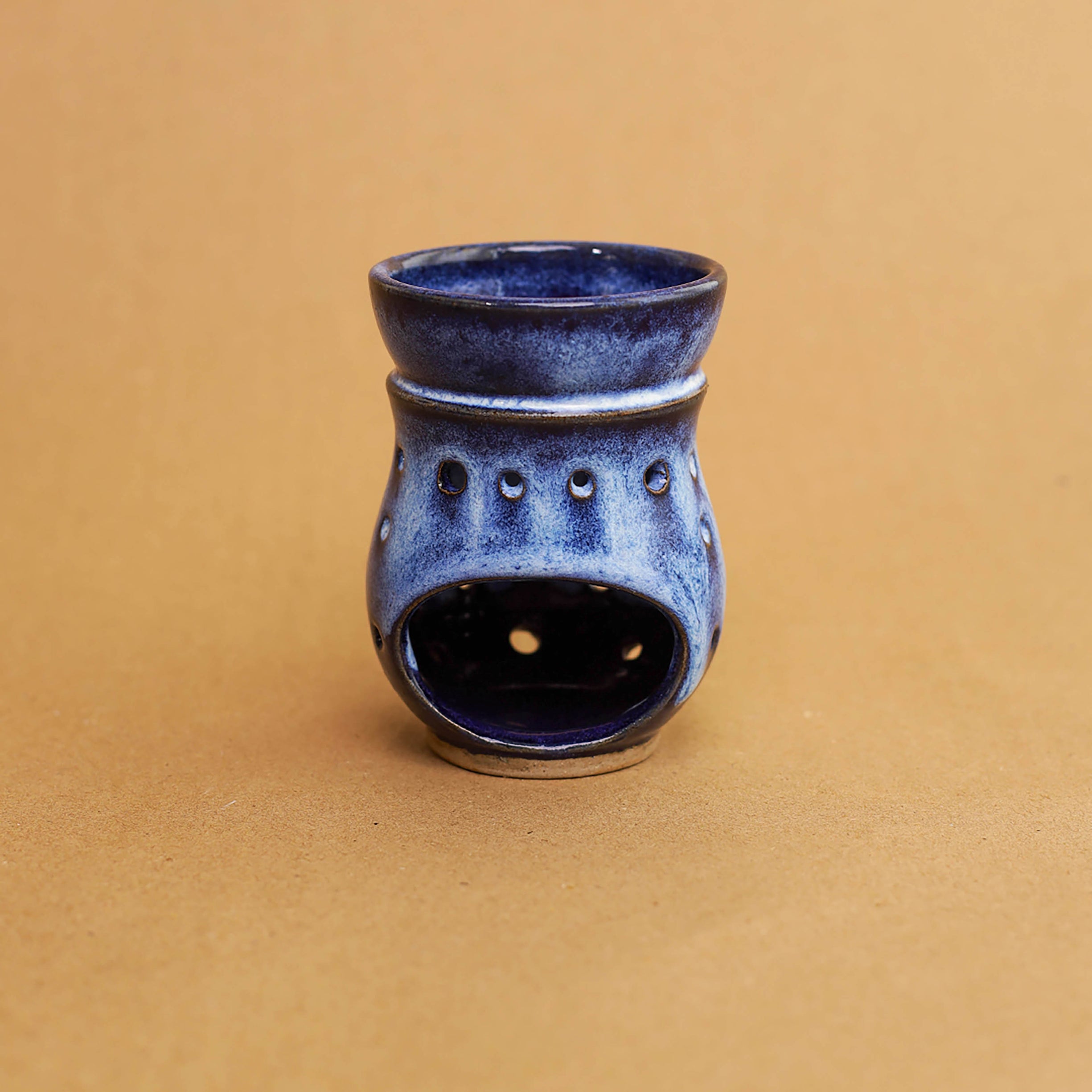 Aromatherapy with Handmade Ceramic Diffuser – Clay & Glaze